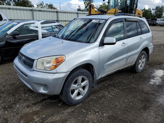 2004 TOYOTA RAV4, 