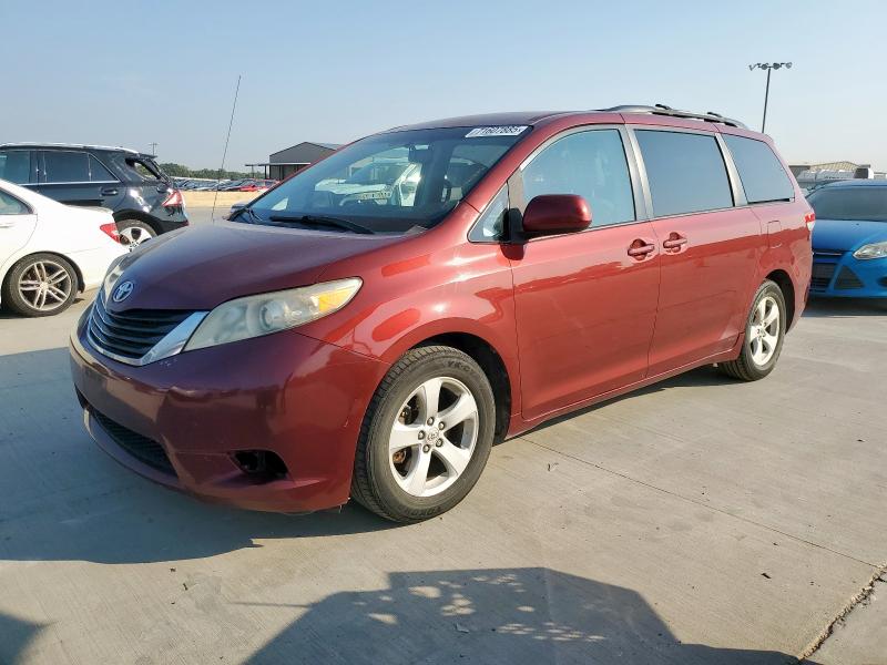 2011 TOYOTA SIENNA LE, 