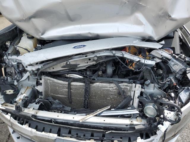3FA6P0HDXJR239415 - 2018 FORD FUSION SE SILVER photo 11