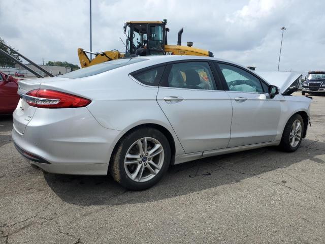 3FA6P0HDXJR239415 - 2018 FORD FUSION SE SILVER photo 3