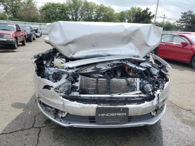 3FA6P0HDXJR239415 - 2018 FORD FUSION SE SILVER photo 5