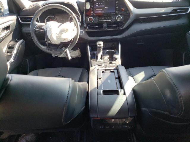 5TDGZRAH0NS541762 - 2022 TOYOTA HIGHLANDER XLE SILVER photo 8