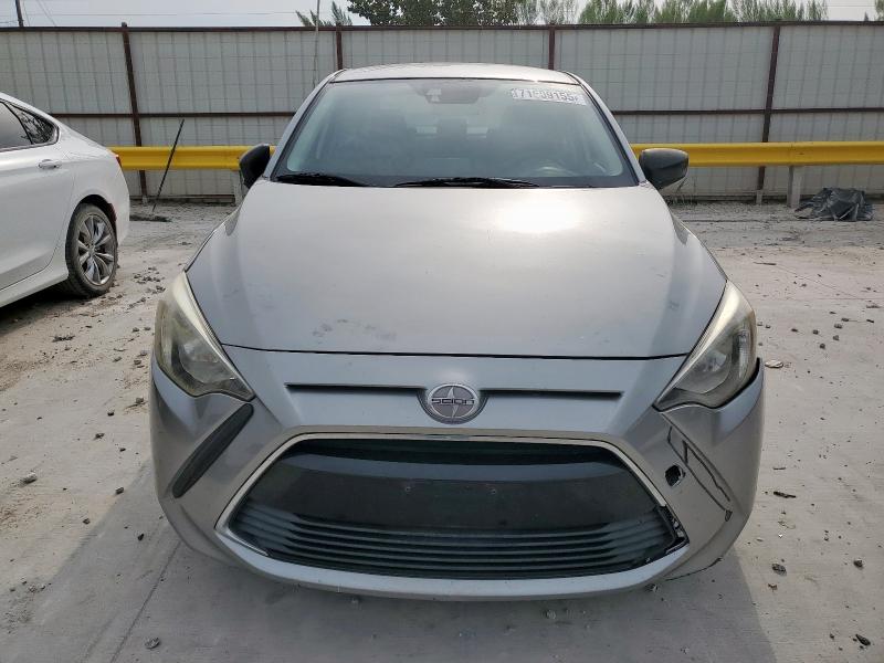 3MYDLBZV4GY104771 - 2016 TOYOTA SCION IA GRAY photo 5