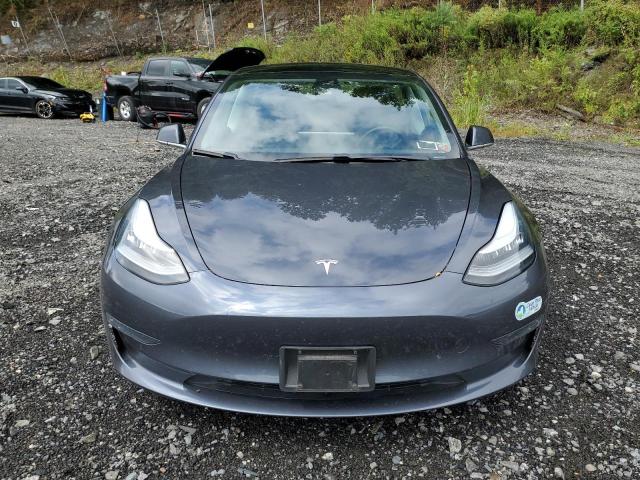 5YJ3E1EBXKF432761 - 2019 TESLA MODEL 3 Grau Foto 5
