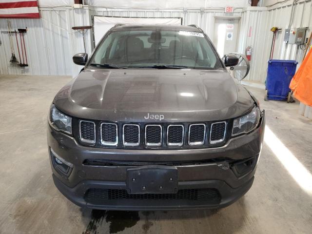 3C4NJDBB6JT179674 - 2018 JEEP COMPASS LATITUDE Grau Foto 5