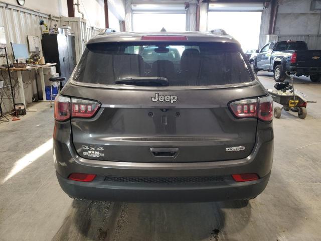 3C4NJDBB6JT179674 - 2018 JEEP COMPASS LATITUDE Grau Foto 6