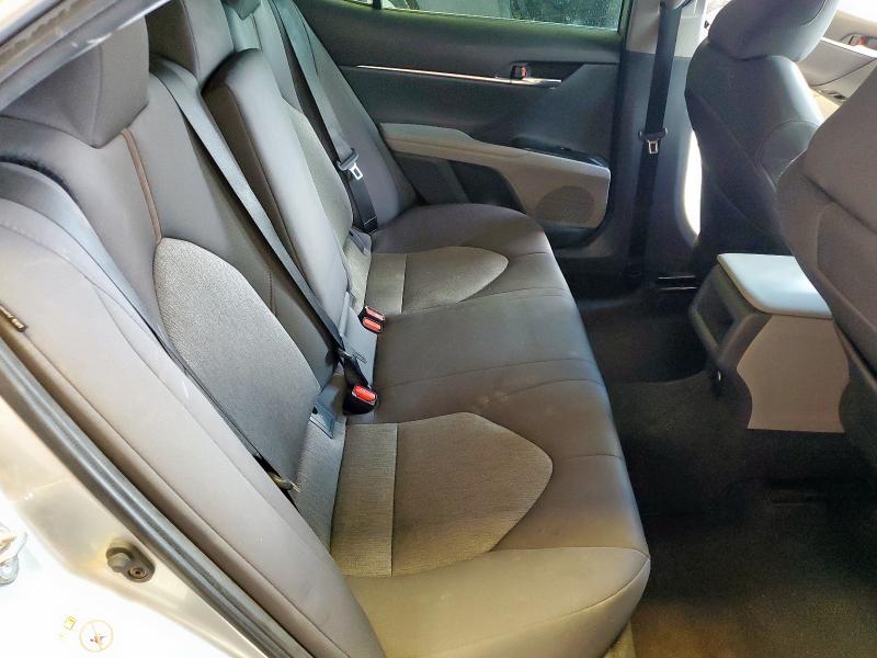 4T1B11HK8KU183334 - 2019 TOYOTA CAMRY L 银色 照片 10
