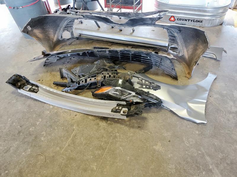 4T1B11HK8KU183334 - 2019 TOYOTA CAMRY L 银色 照片 12