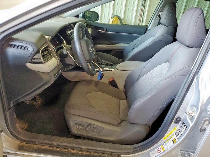 4T1B11HK8KU183334 - 2019 TOYOTA CAMRY L 银色 照片 7