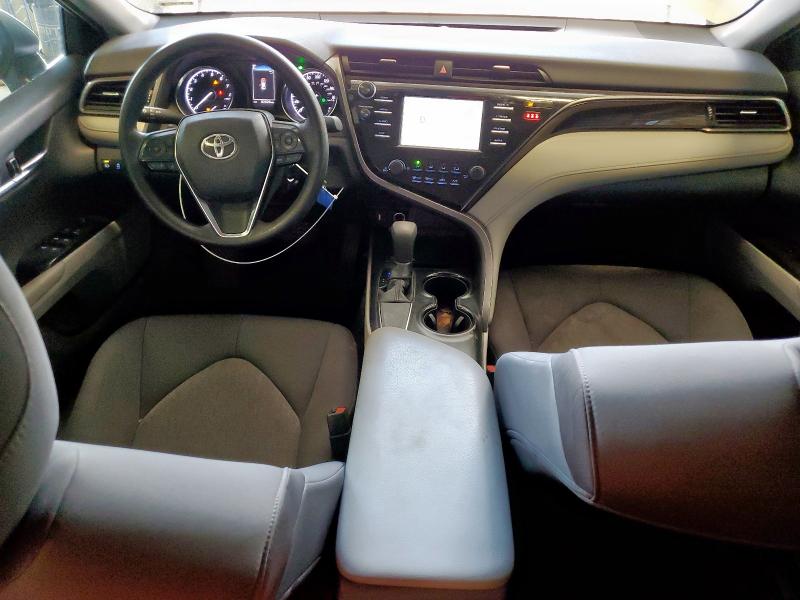 4T1B11HK8KU183334 - 2019 TOYOTA CAMRY L 银色 照片 8