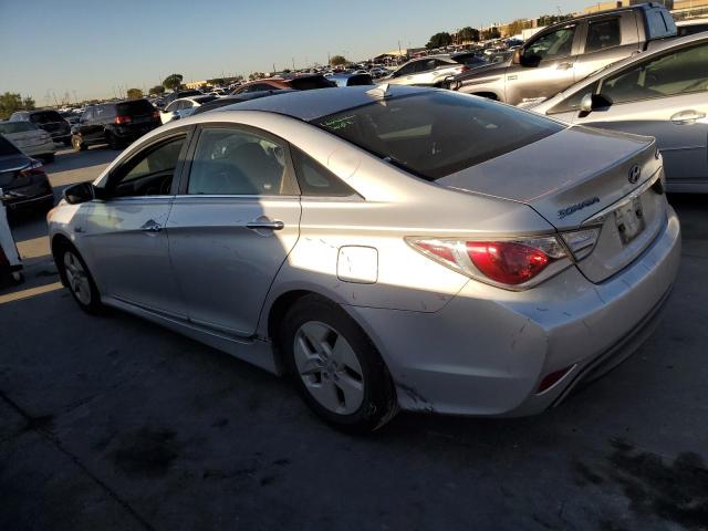 KMHEC4A42CA045229 - 2012 HYUNDAI SONATA HYBRID SILVER photo 2