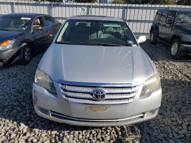 4T1BK36B75U032324 - 2005 TOYOTA AVALON XL 银色 照片 5