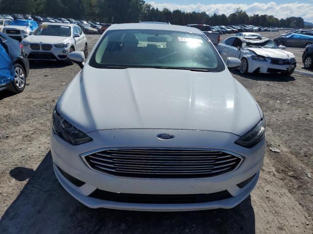 3FA6P0HD2HR410717 - 2017 FORD FUSION SE WHITE photo 5