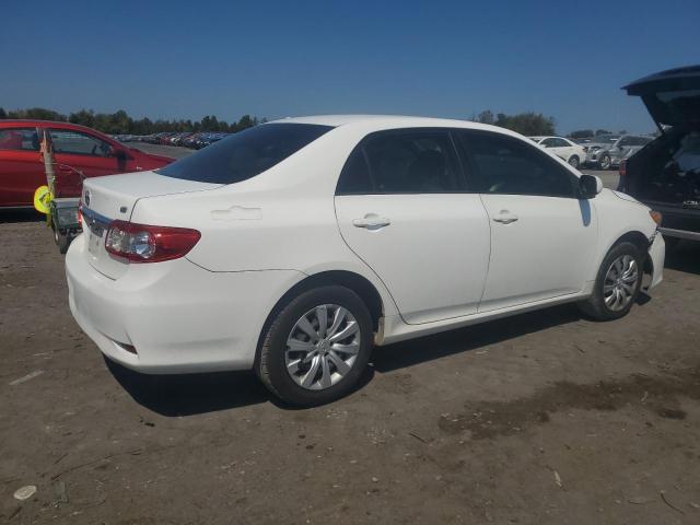 2T1BU4EE7CC870444 - 2012 TOYOTA COROLLA BASE WHITE photo 3
