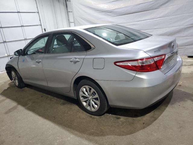 4T4BF1FK9FR454904 - 2015 TOYOTA CAMRY LE SILVER photo 2