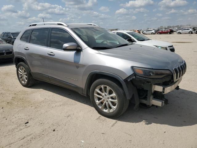 1C4PJLCB8KD434687 - 2019 JEEP CHEROKEE LATITUDE SILVER photo 4