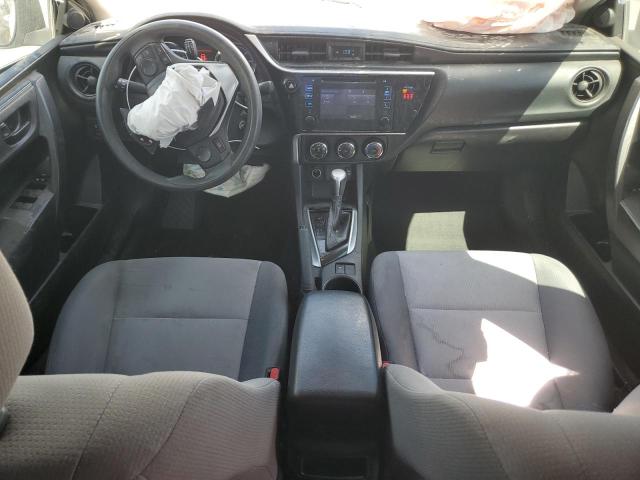 2T1BURHE2JC071015 - 2018 TOYOTA COROLLA L 银色 照片 8