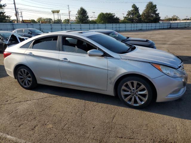 5NPEC4AC7DH622553 - 2013 HYUNDAI SONATA SE SILVER photo 4
