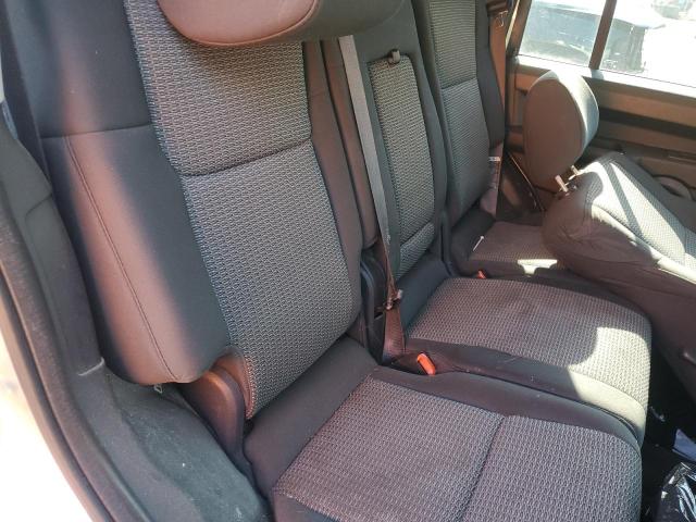 1J4RH4GK1AC118308 - 2010 JEEP COMMANDER SPORT SILVER photo 11