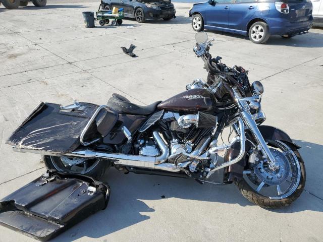2011 HARLEY-DAVIDSON FLHX, 