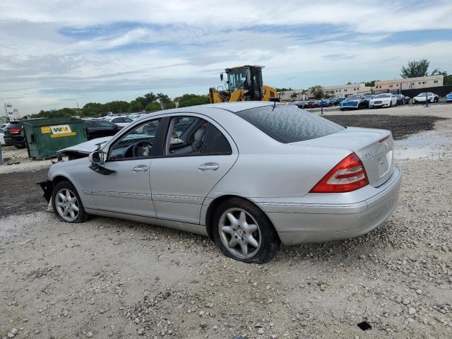 WDBRF64JX2E005092 - 2002 MERCEDES-BENZ C 320 银色 照片 2