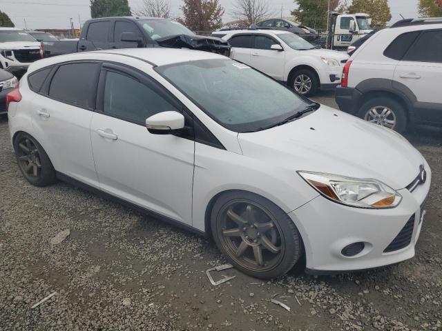 1FADP3K25EL265070 - 2014 FORD FOCUS SE WHITE photo 4