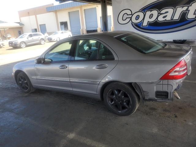 WDBRF61J54A558554 - 2004 MERCEDES-BENZ C 240 SILVER photo 2