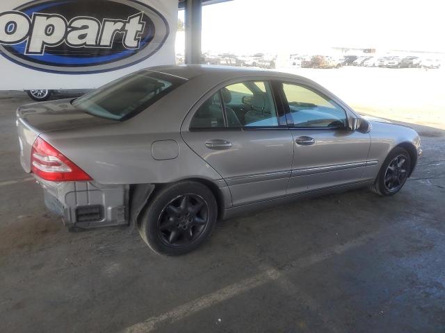 WDBRF61J54A558554 - 2004 MERCEDES-BENZ C 240 SILVER photo 3