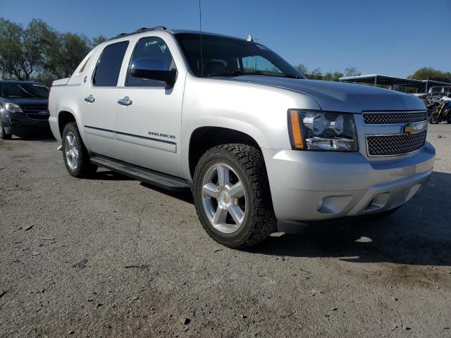 3GNTKGE78DG284251 - 2013 CHEVROLET AVALANCHE LTZ SILVER photo 4