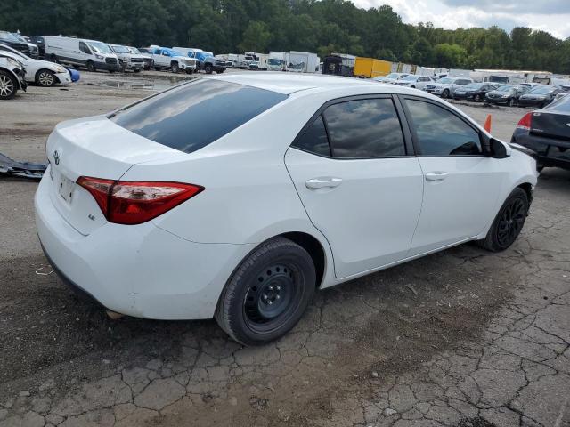 5YFBURHE8JP805933 - 2018 TOYOTA COROLLA L 白色 照片 3