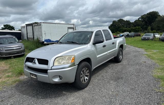 1Z7HC28K48S619975 - 2008 MITSUBISHI RAIDER LS SILVER photo 2