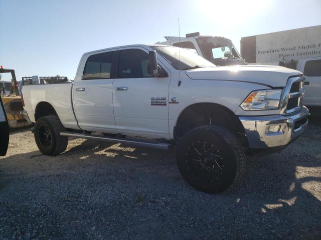 3C6UR5DL9JG417095 - 2018 RAM 2500 SLT თეთრი ფოტო 4