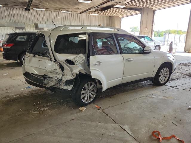 JF2SHAGC1CH418274 - 2012 SUBARU FORESTER TOURING Белый фото 3