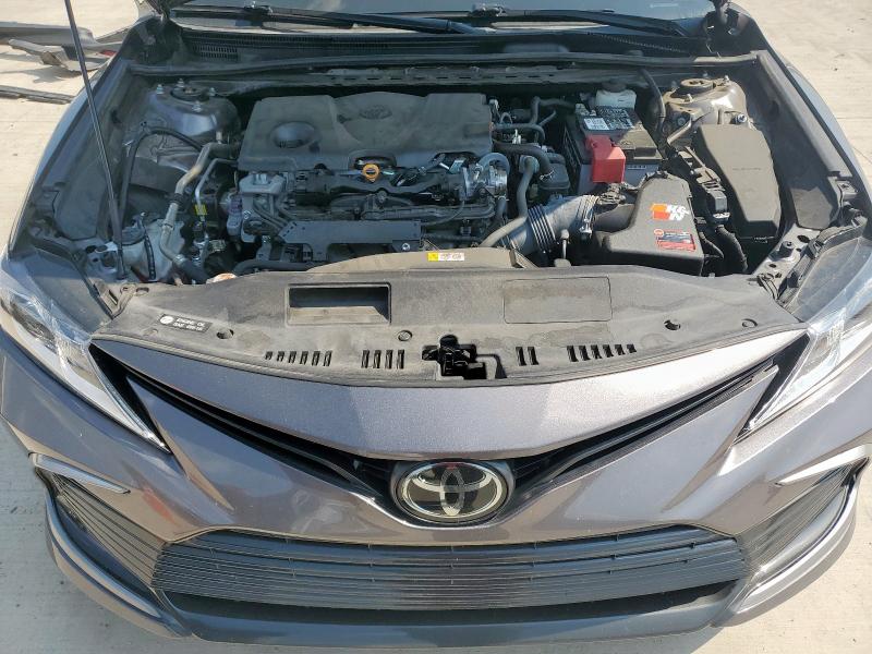 4T1C11AK0NU699769 - 2022 TOYOTA CAMRY LE GRAY photo 11