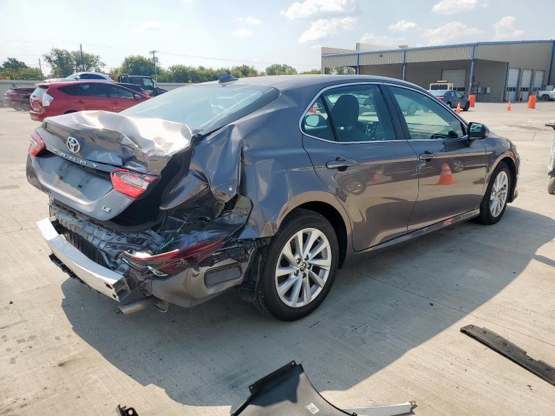 4T1C11AK0NU699769 - 2022 TOYOTA CAMRY LE GRAY photo 3