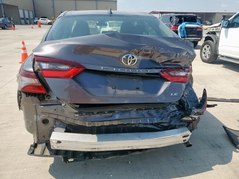 4T1C11AK0NU699769 - 2022 TOYOTA CAMRY LE GRAY photo 6
