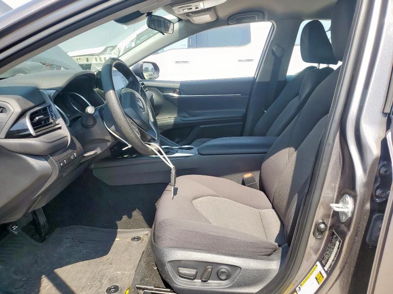 4T1C11AK0NU699769 - 2022 TOYOTA CAMRY LE GRAY photo 7