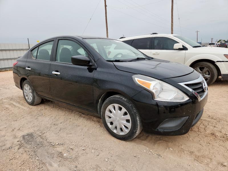3N1CN7AP5JL803705 - 2018 NISSAN VERSA S أسود صورة 4