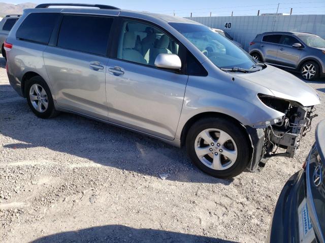 5TDKK3DC0CS275748 - 2012 TOYOTA SIENNA LE SILVER photo 4