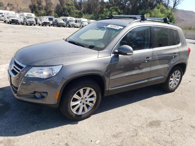 2010 VOLKSWAGEN TIGUAN SE, 