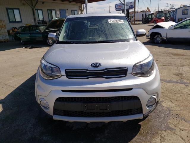 KNDJP3A55K7654983 - 2019 KIA SOUL + SILVER photo 5