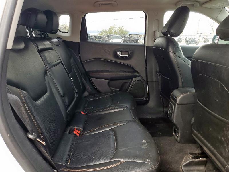 3C4NJCCB2JT368105 - 2018 JEEP COMPASS LIMITED თეთრი ფოტო 11