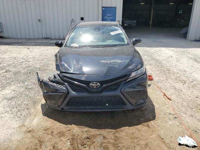 4T1G11AK1PU159450 - 2023 TOYOTA CAMRY SE NIGHT SHADE BLACK photo 5