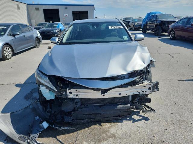 4T1C11AK6NU654934 - 2022 TOYOTA CAMRY LE SILVER photo 5
