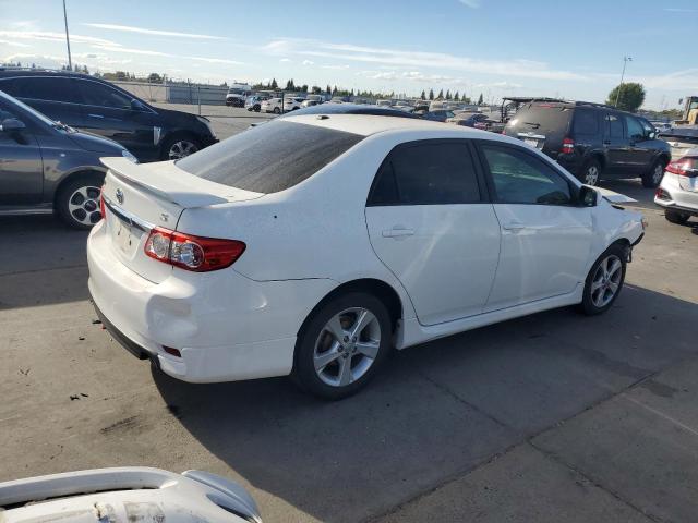 2T1BU4EE5BC633675 - 2011 TOYOTA COROLLA BASE 白色 照片 3