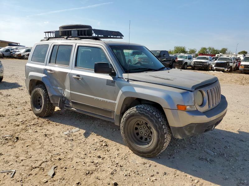 1C4NJRBB6FD332001 - 2015 JEEP PATRIOT SPORT 银色 照片 4