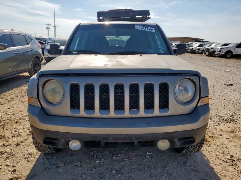 1C4NJRBB6FD332001 - 2015 JEEP PATRIOT SPORT 银色 照片 5