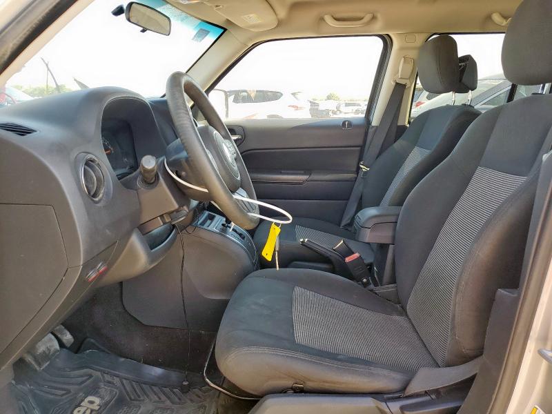 1C4NJRBB6FD332001 - 2015 JEEP PATRIOT SPORT 银色 照片 7