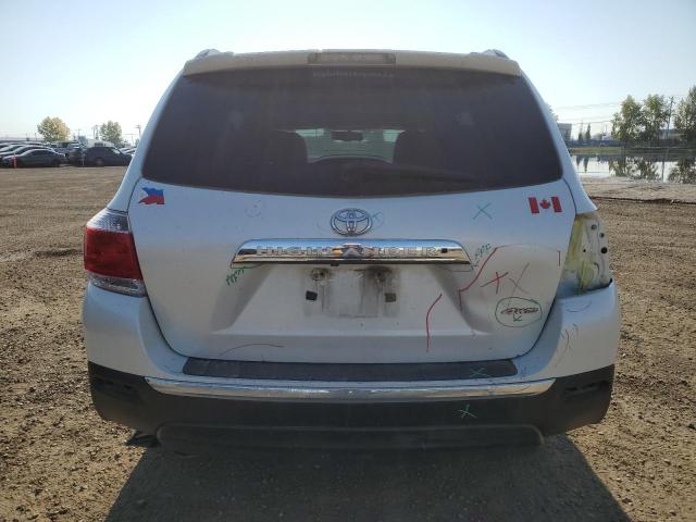 5TDBK3EH0CS134902 - 2012 TOYOTA HIGHLANDER BASE Белый фото 6