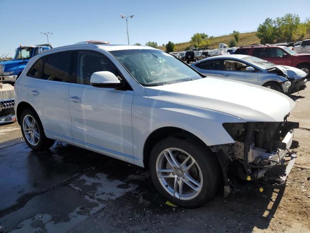 WA1C2AFP0HA065366 - 2017 AUDI Q5 PREMIUM WHITE photo 4